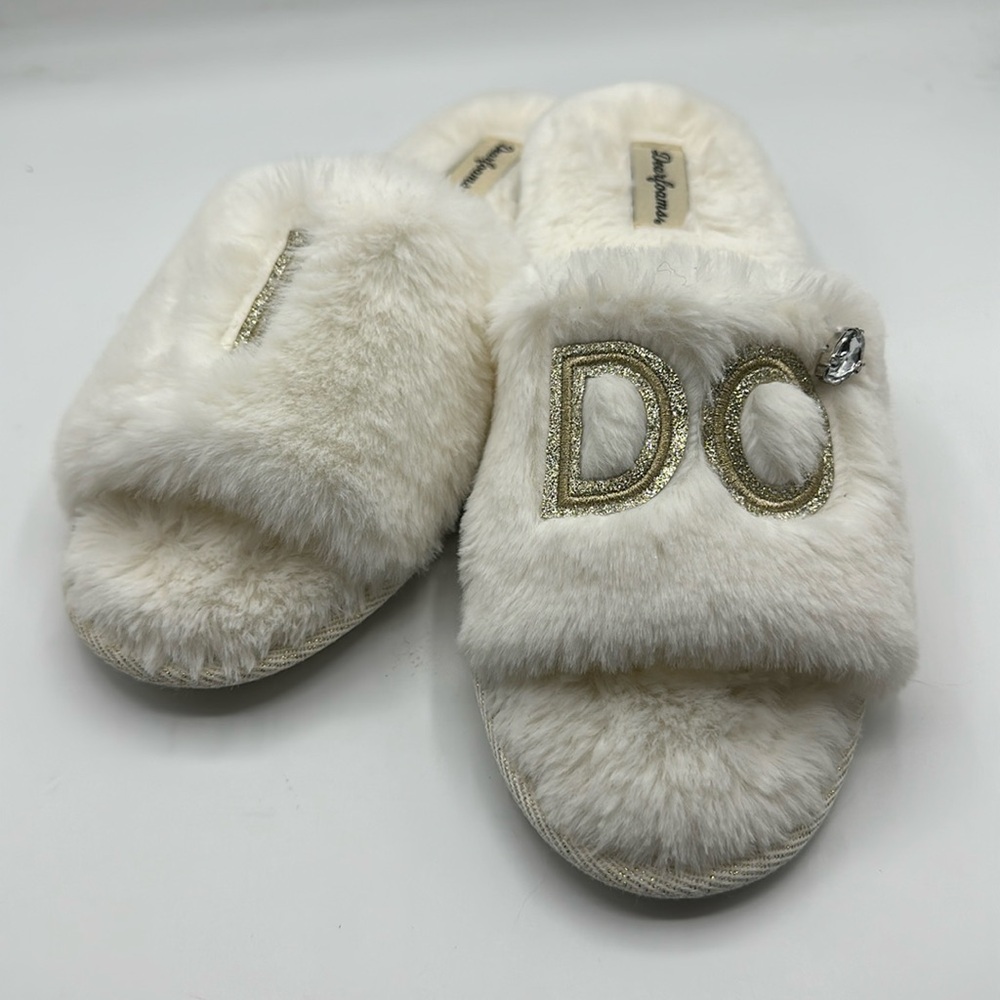 Dearfoams I DO White Fuzzy Bridal Slippers Women's Size Large US 9-10